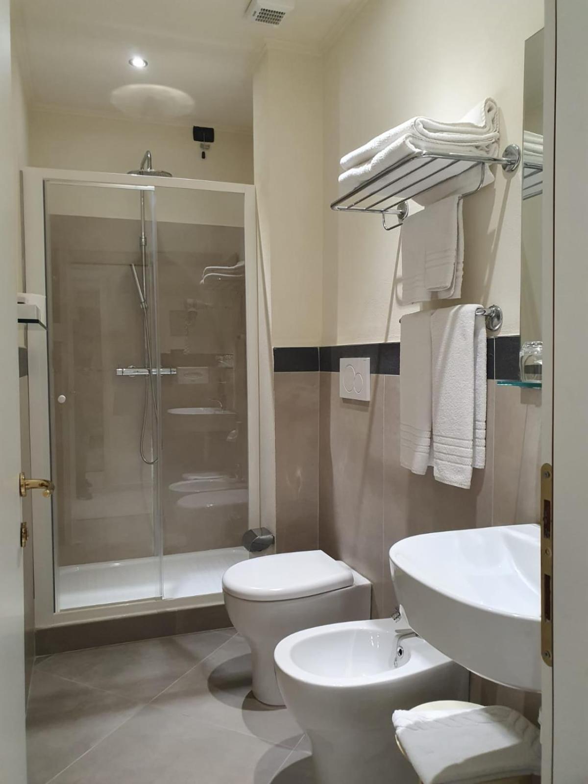 Comfort Triple Room